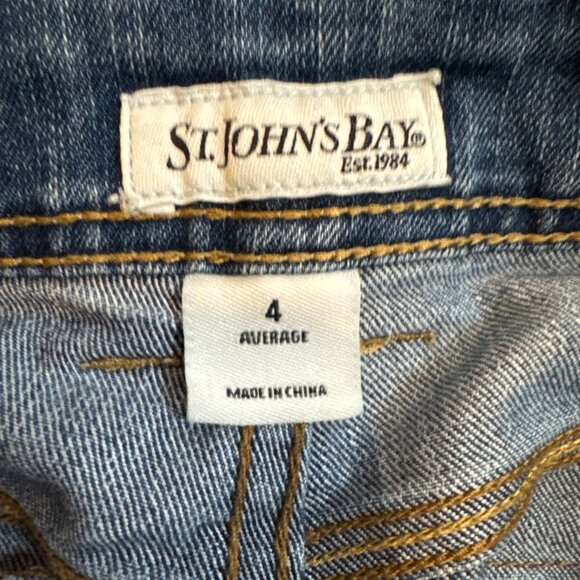 St. Johns Bay Womens Denim Bermuda Shorts Size 4 Average Mid-Rise Stretch Cotton - Picture 4 of 5